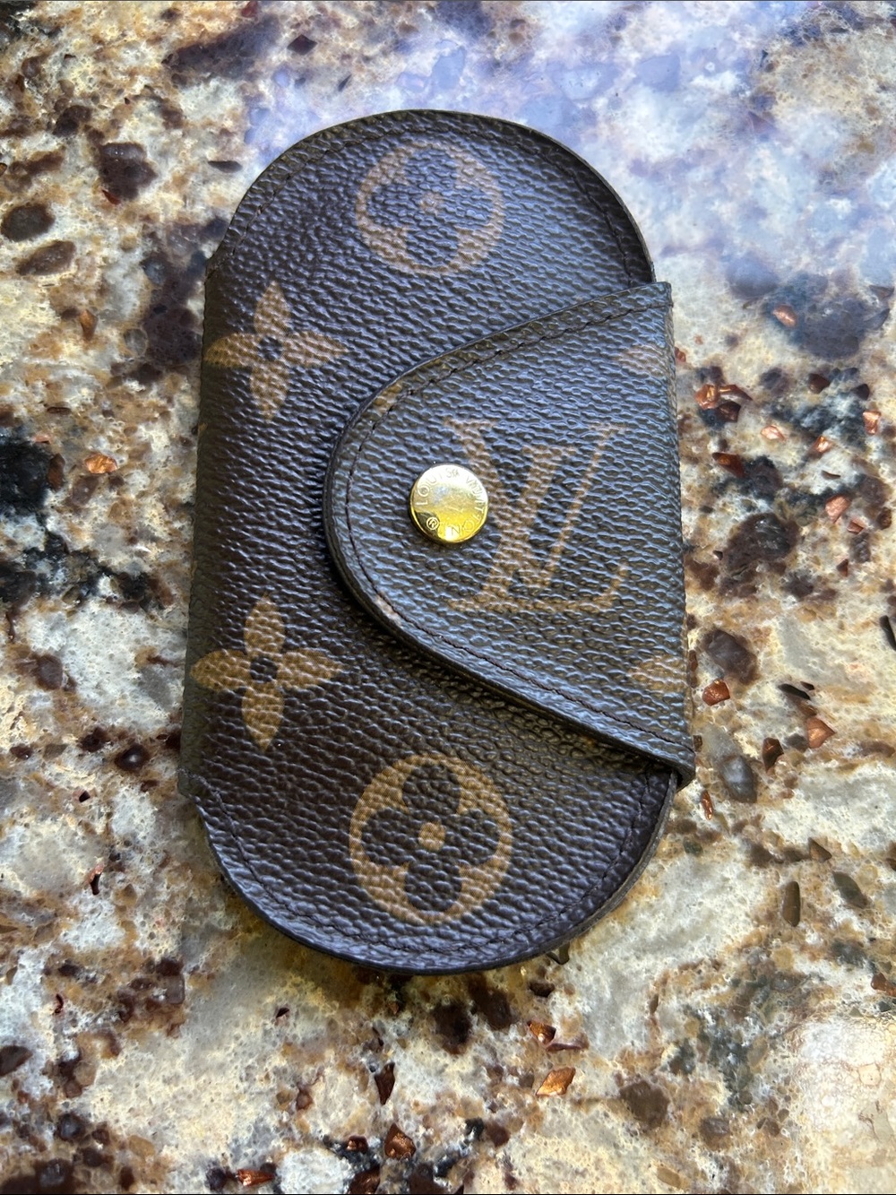 Louis Vuitton Monogram Snap Key Pouch in Brown and Gold - Picture 2 of 15